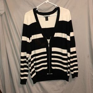 Black and white low zipup